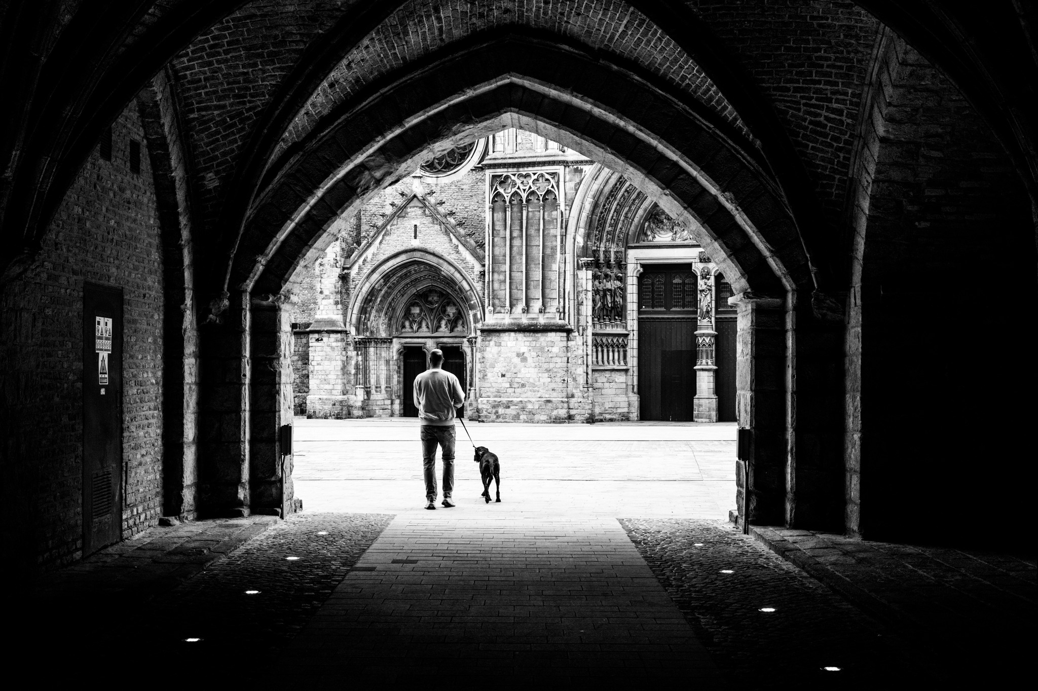 Walking the Dog. Early morning . Ypres, Belgium. 05/05/2026

#monochromephotography #streetphotography #leicaq343 #blackandwhitephotography #framesmag #klickmagazine #klickmag
